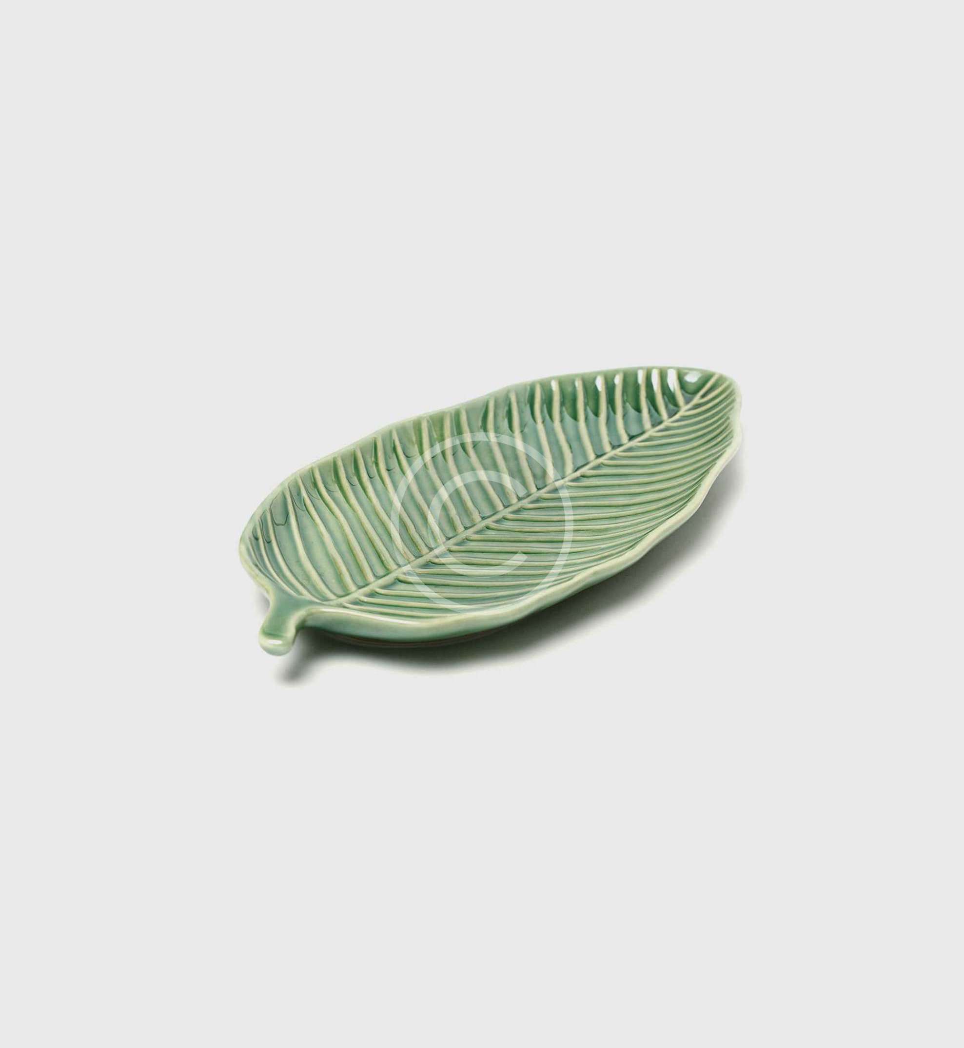 Leaf-shaped dish
